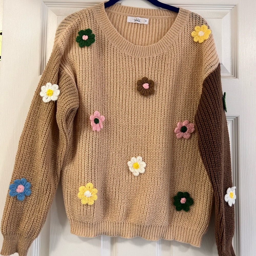 Talulah floral sweater size Small